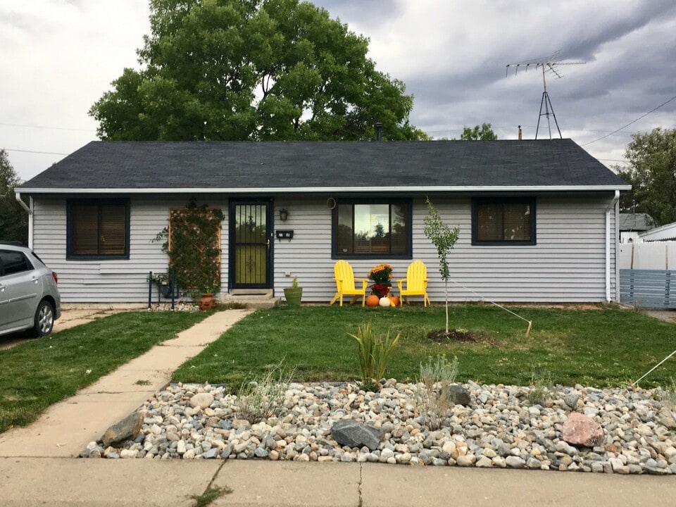 2739 S Knox Ct in Denver, CO - Foto de edificio