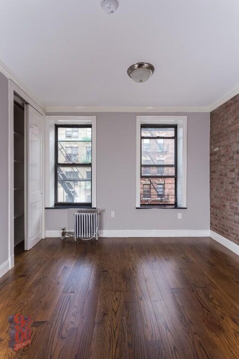 120 E 102nd St in New York, NY - Building Photo