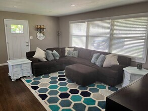 3917 Pleasant Ridge Rd in Knoxville, TN - Building Photo - Building Photo