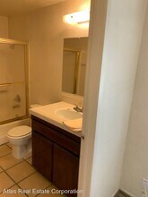 1005 E Ave R in Palmdale, CA - Building Photo - Building Photo