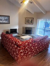 5711 Sugar Hill Dr in Houston, TX - Building Photo - Building Photo