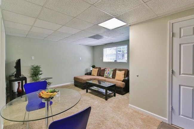 6501 Brownsville Rd in Lithia Springs, GA - Foto de edificio - Building Photo
