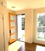 1377 N Humboldt St in Portland, OR - Building Photo