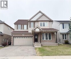 215 Pine Valley Dr in Kitchener, ON - Building Photo