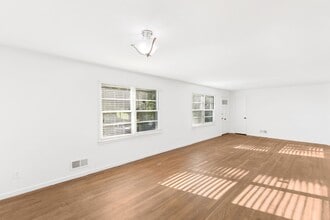 Cahaba Park Apartments in Birmingham, AL - Foto de edificio - Building Photo