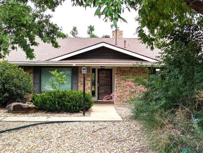 property at 2009 Colonial Pkwy