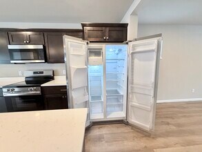 10120 Mosaic Way in Middleton, WI - Building Photo - Building Photo