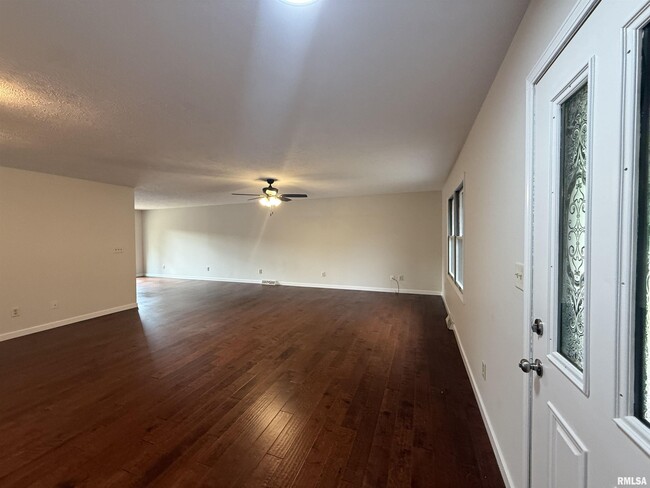 205 Appomattox Dr in Springfield, IL - Building Photo - Building Photo