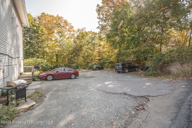 211 Grand Ave in Clarks Summit, PA - Building Photo - Building Photo