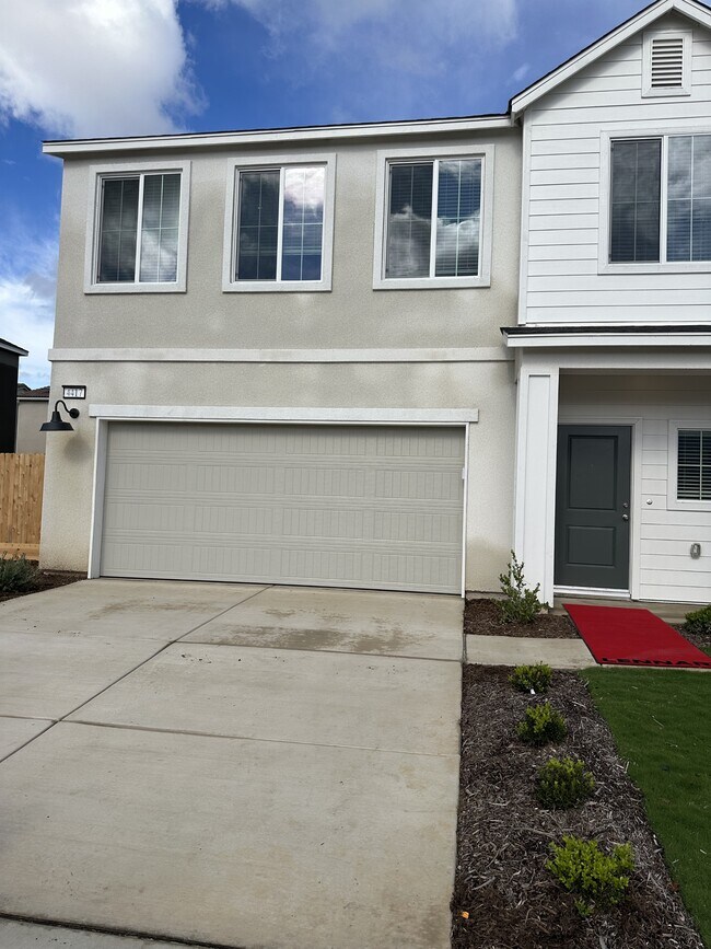 property at 4417 Hampton Wy