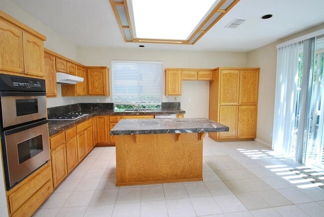 3757 Glacier Park Way in Elk Grove, CA - Building Photo - Building Photo