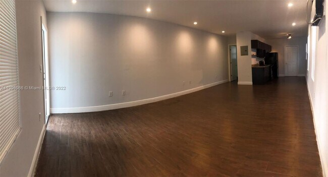 129 NW 15th St-Unit -U in Miami, FL - Building Photo - Building Photo