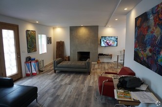 4827 Saturn St in Los Angeles, CA - Building Photo - Interior Photo