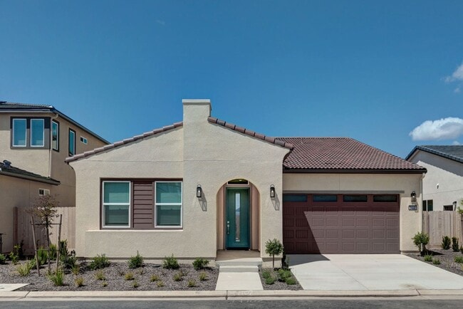 325 Clovis Ave