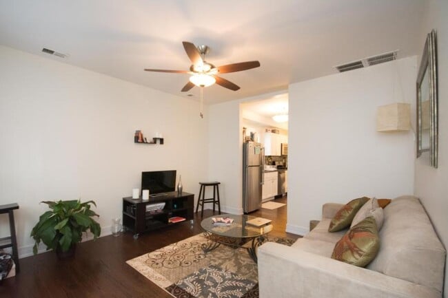 2253 N Janssen Ave in Chicago, IL - Building Photo - Building Photo