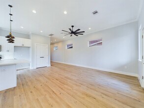 5029 Creekmont Dr in Houston, TX - Building Photo - Building Photo