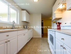 4058 NE Cleveland Ave in Portland, OR - Building Photo - Building Photo