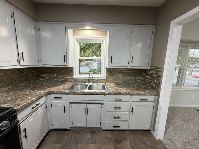 2016 Key Ln in Kansas City, KS - Building Photo - Building Photo