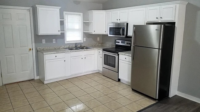 120 Joe Powell Ln in Jacksonville, NC - Foto de edificio - Building Photo