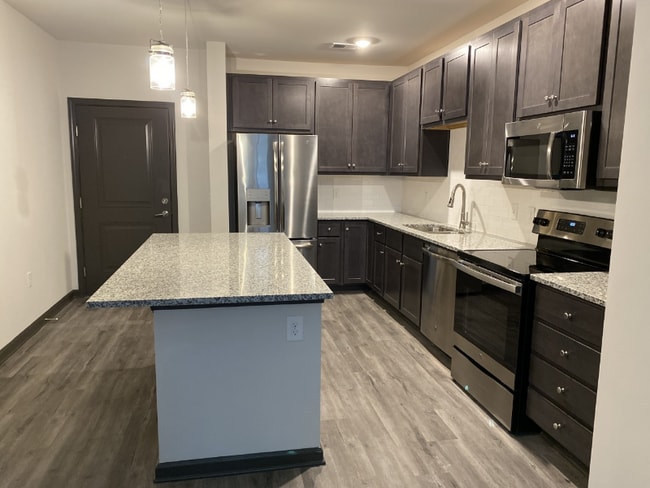 1540 Dunn Rd in Raleigh, NC - Foto de edificio - Building Photo