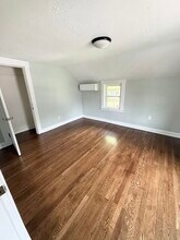 5 Snell St in Sturbridge, MA - Building Photo - Building Photo