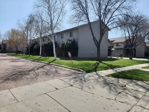 3303 W Bitterroot St in Sioux Falls, SD - Building Photo - Building Photo