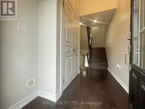 2187-2187 Fiddlers Way in Oakville, ON - Building Photo - Building Photo