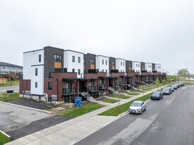 Doon's Crossing in Kitchener, ON - Building Photo