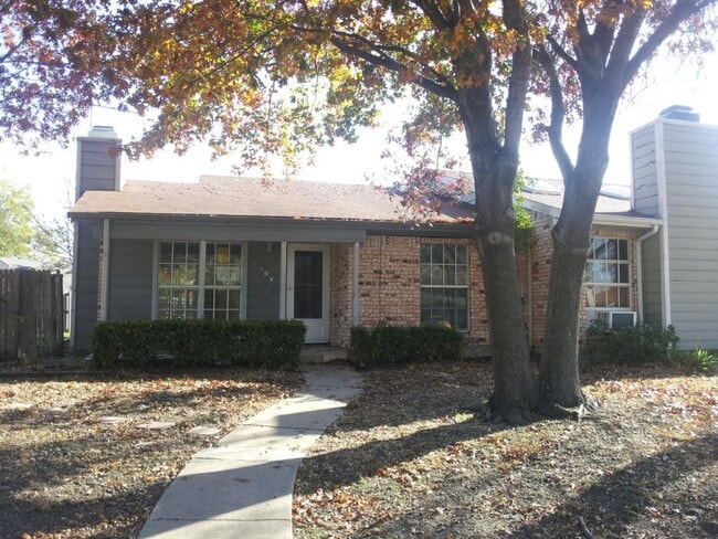 1304 Red River Point