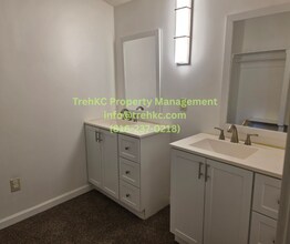 5904 N Michigan Ave in Kansas City, MO - Building Photo - Building Photo