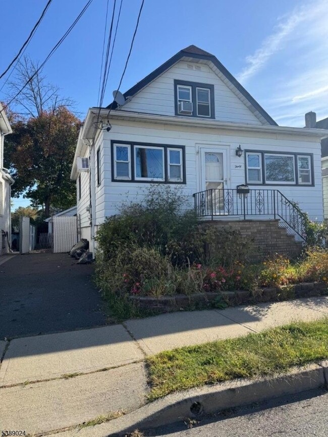 30 Zeliff Ave in Little Falls, NJ - Building Photo - Building Photo