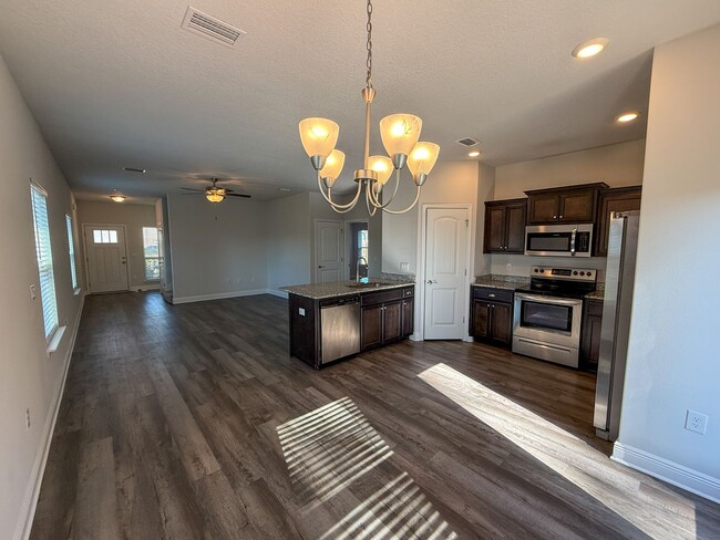6617 Boatswain Rd in Bellview, FL - Building Photo - Building Photo