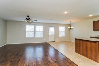 3200 Sadie Trail in Fort Worth, TX - Foto de edificio - Building Photo