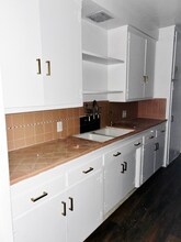 1850 La Brea Ave in Los Angeles, CA - Building Photo - Building Photo