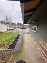 912-916-916 NE Hacienda Ct in Gresham, OR - Building Photo - Building Photo