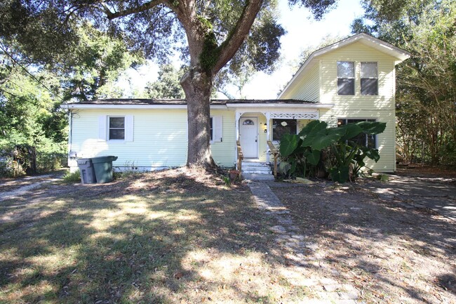 5 Edgewood Cir in Pensacola, FL - Building Photo - Building Photo