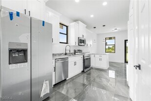 1107 W 18th St in Lehigh Acres, FL - Building Photo