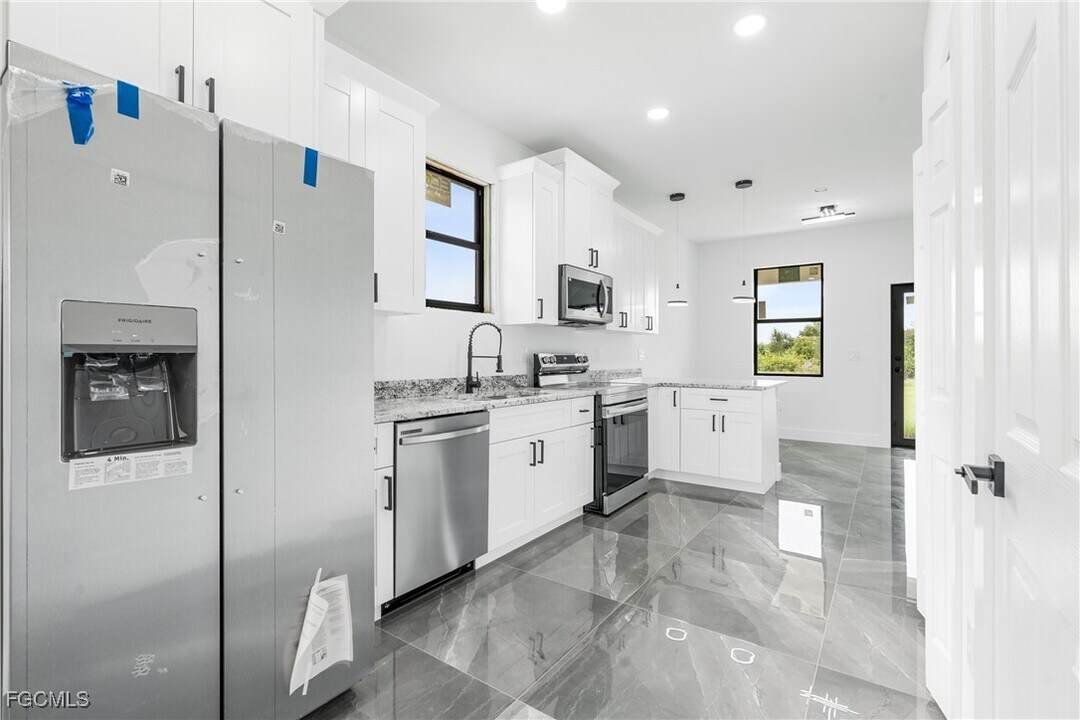 1107 W 18th St in Lehigh Acres, FL - Building Photo