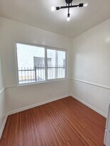 439 S Catalina St in Los Angeles, CA - Building Photo