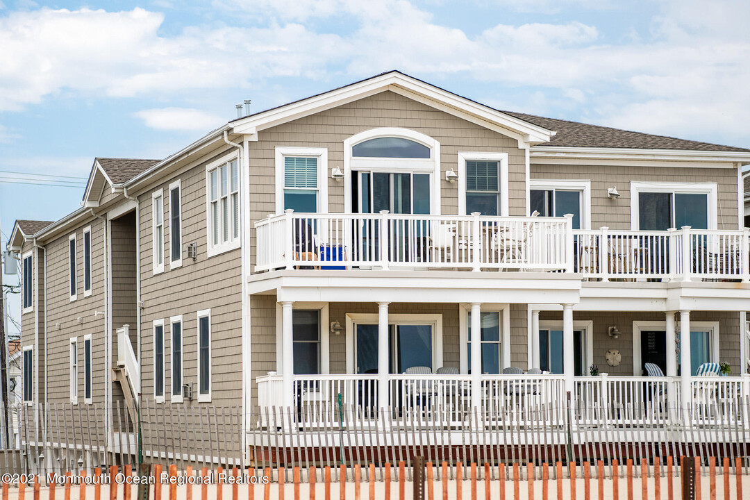 239 Beach Front in Manasquan, NJ - Building Photo