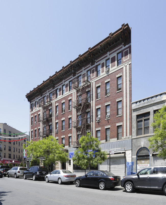 2370 Belmont Ave in Bronx, NY - Building Photo - Building Photo