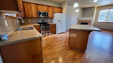1238 NE 186th Way in Portland, OR - Building Photo - Building Photo