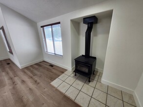 19556 Manzanita Ln in Bend, OR - Building Photo - Building Photo