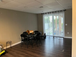 16 Ferncliff Ave in North Providence, RI - Foto de edificio - Building Photo