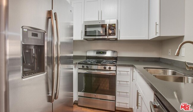 property at 5736 Las Virgenes Rd