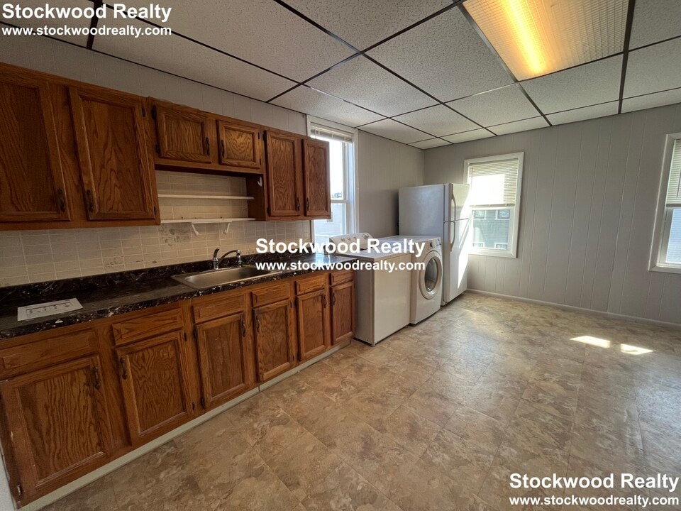 14 Washburn St in Boston, MA - Building Photo