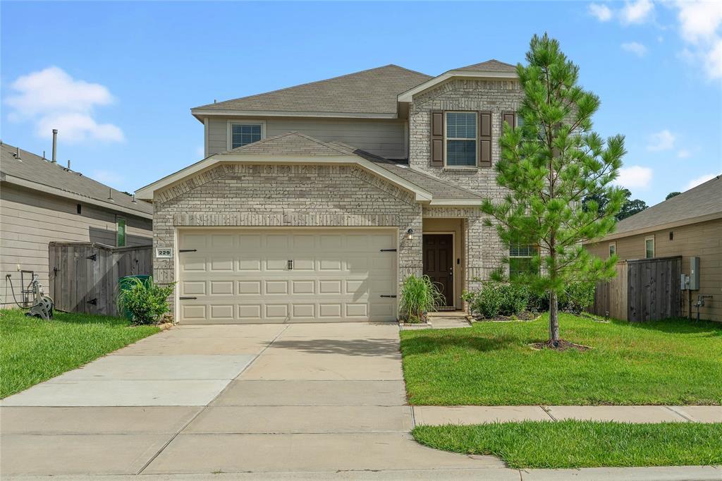 229 Seven Pnes Dr in Willis, TX - Building Photo