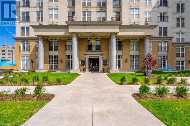135 James St S in Hamilton, ON - Building Photo - Building Photo