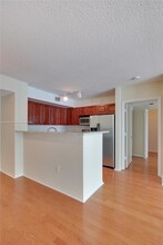 1111 Brickell Bay Dr, Unit 603 in Miami, FL - Building Photo - Building Photo