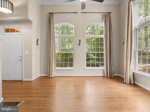 12458 Liberty Bridge Rd in Fairfax, VA - Building Photo - Building Photo
